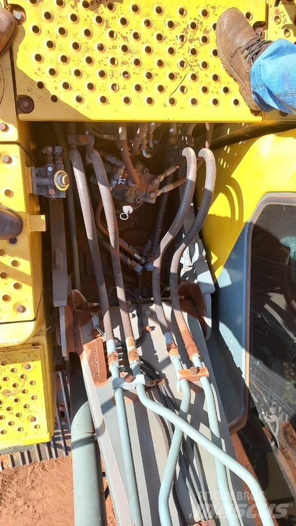 Volvo EC 140 B LC حفارات زحافة