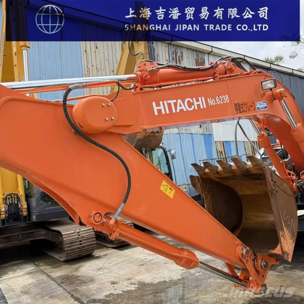 Hitachi ZX 135 حفارات زحافة