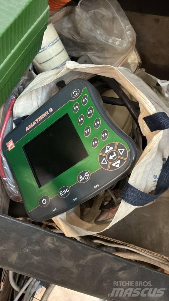 Amazone ZA-TS 4200 معدات فرد المواد المعدنية