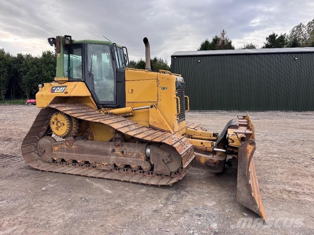 CAT D 6 N LGP بلدوزرات مجنزرة
