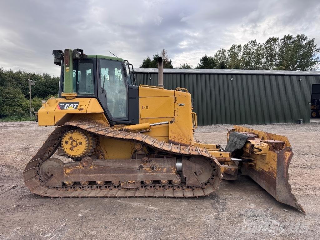 CAT D 6 N LGP بلدوزرات مجنزرة