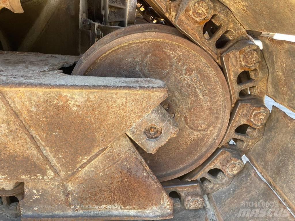 CAT D 6 H بلدوزرات مجنزرة