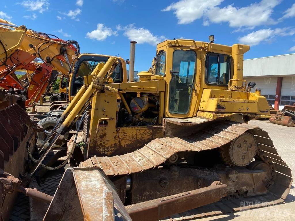 CAT D 6 H بلدوزرات مجنزرة