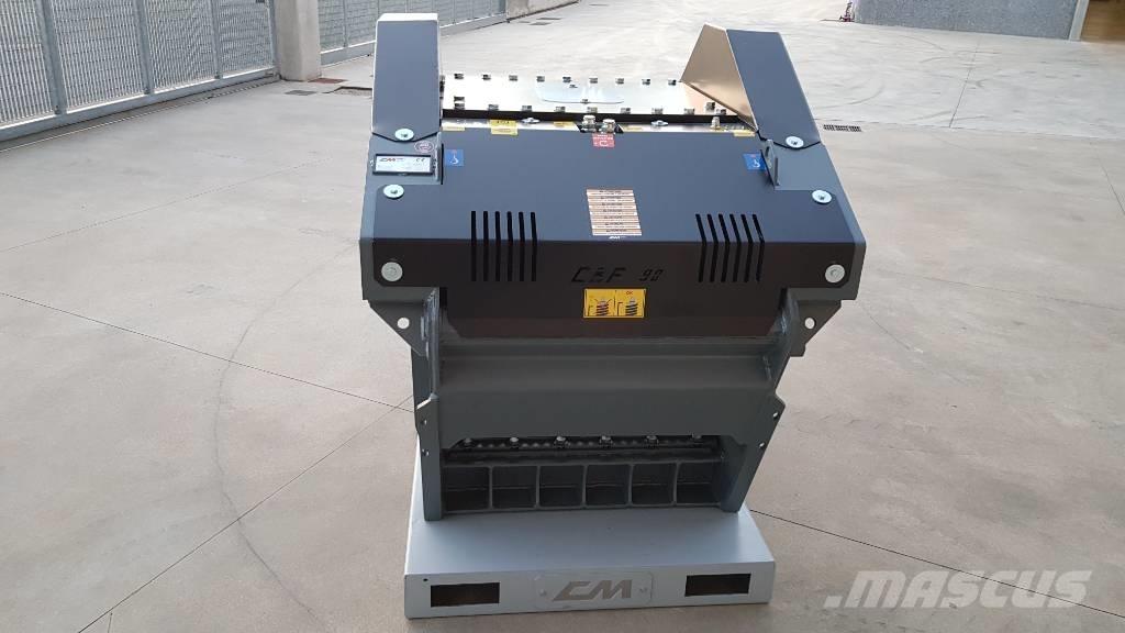 CM CBF 90 سحق الدلاء