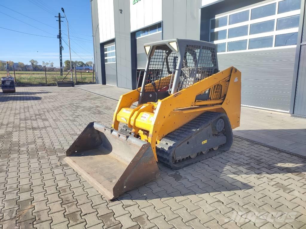 Bobcat T 140 لوادر انزلاقية التوجيه