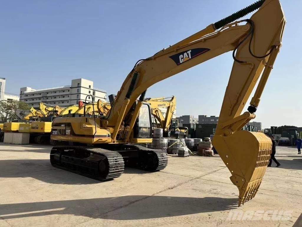 CAT 325 B L حفارات زحافة