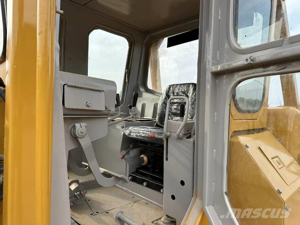 CAT D 7 G بلدوزرات مجنزرة