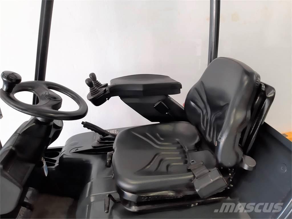 Linde E16C 02 شاحنات ذات رافعات شوكية تعمل بالكهرباء