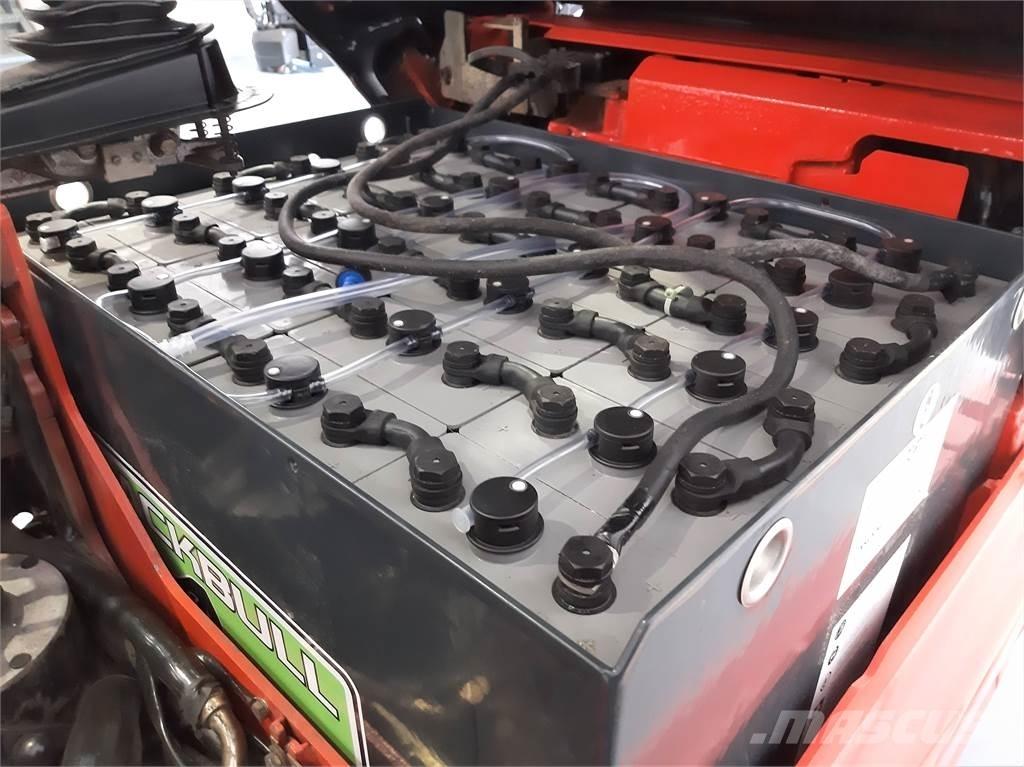 Linde E16C 02 شاحنات ذات رافعات شوكية تعمل بالكهرباء