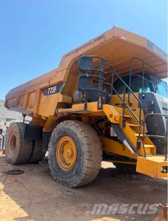 CAT 773 E شاحنات المخلفات الصلبة