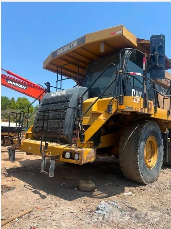 CAT 773 E شاحنات المخلفات الصلبة