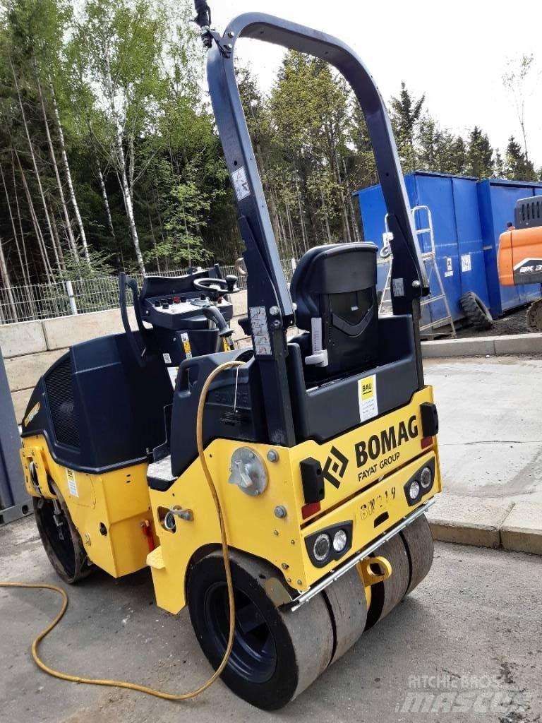 Bomag BW 100 AC-5 مداحل ثنائية الاسطوانة