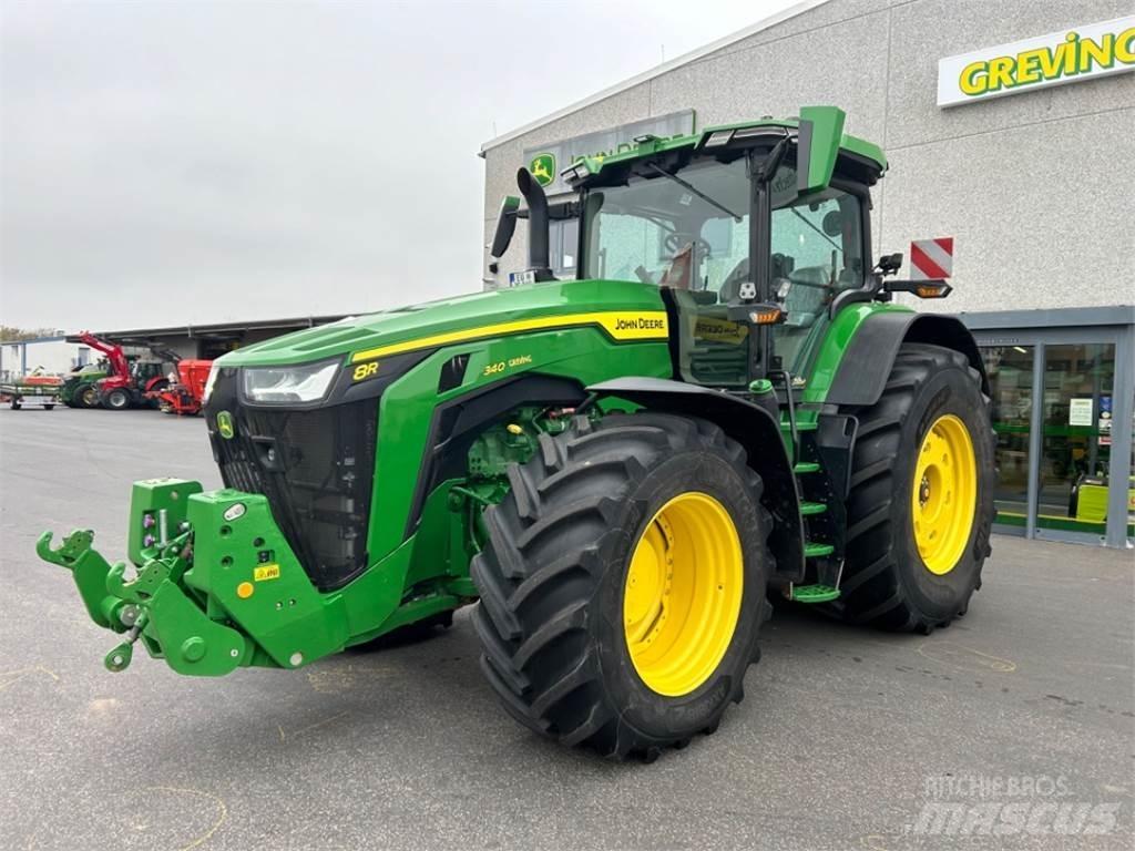 John Deere 8R340 الجرارات
