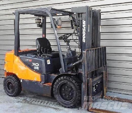 Doosan D30 S-5 شاحنات الديزل