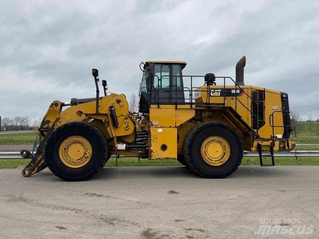 CAT 988K لوادر بعجل