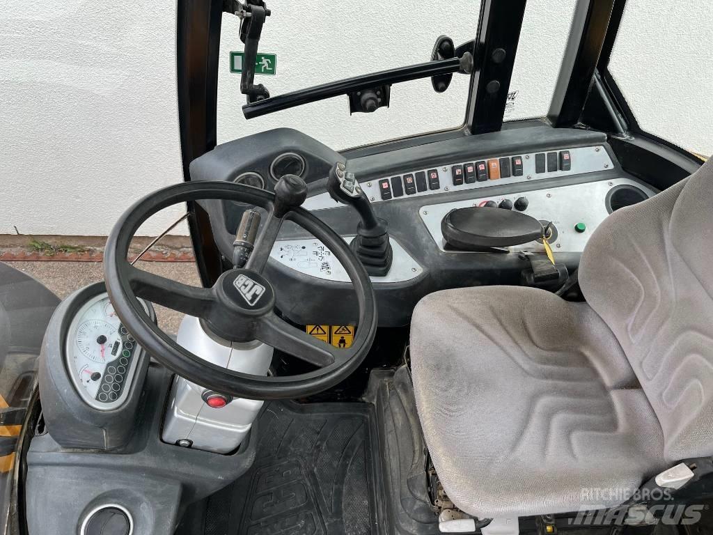 JCB TM 220 مناولات متداخلة