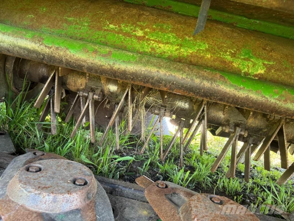 John Deere 131 ماكينات جز العشب