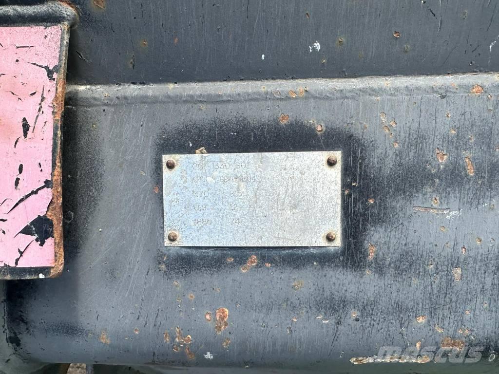 CAT 906 M لوادر بعجل