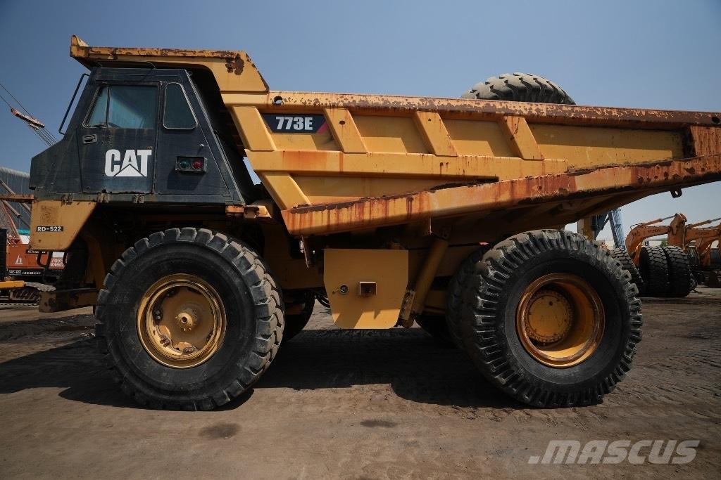 CAT 773 E شاحنات المخلفات الصلبة