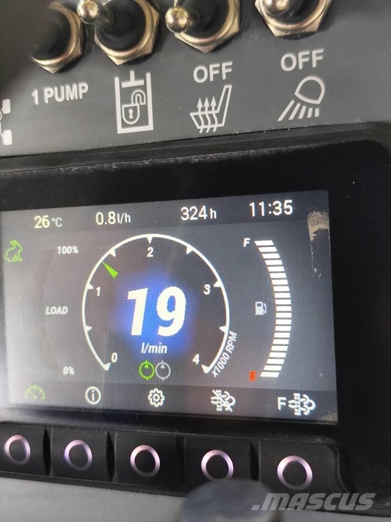 Avant 650 لوادر متعددة الأغراض