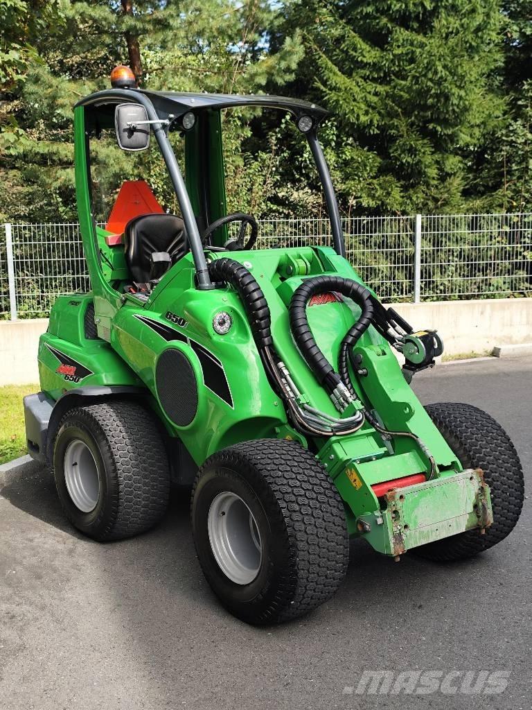 Avant 650 لوادر متعددة الأغراض