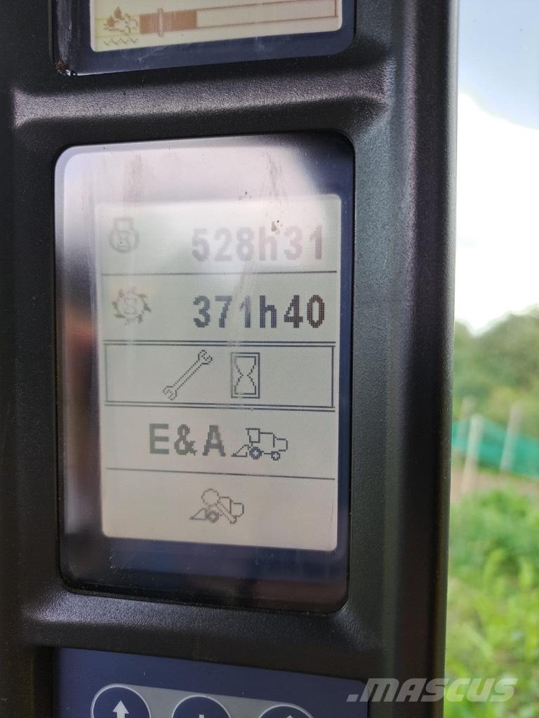 New Holland TC 5.90 حصادات