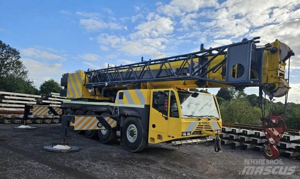 Terex AC140C رافعات الطرق الوعرة