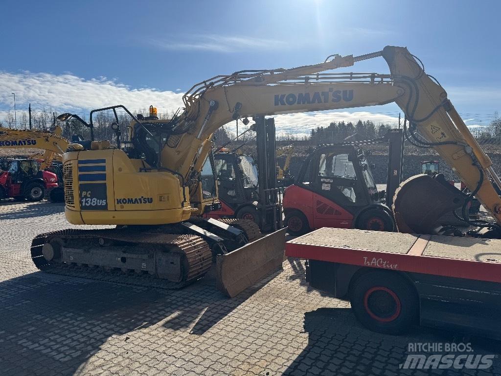 Komatsu PC 138 US-11 حفارات زحافة