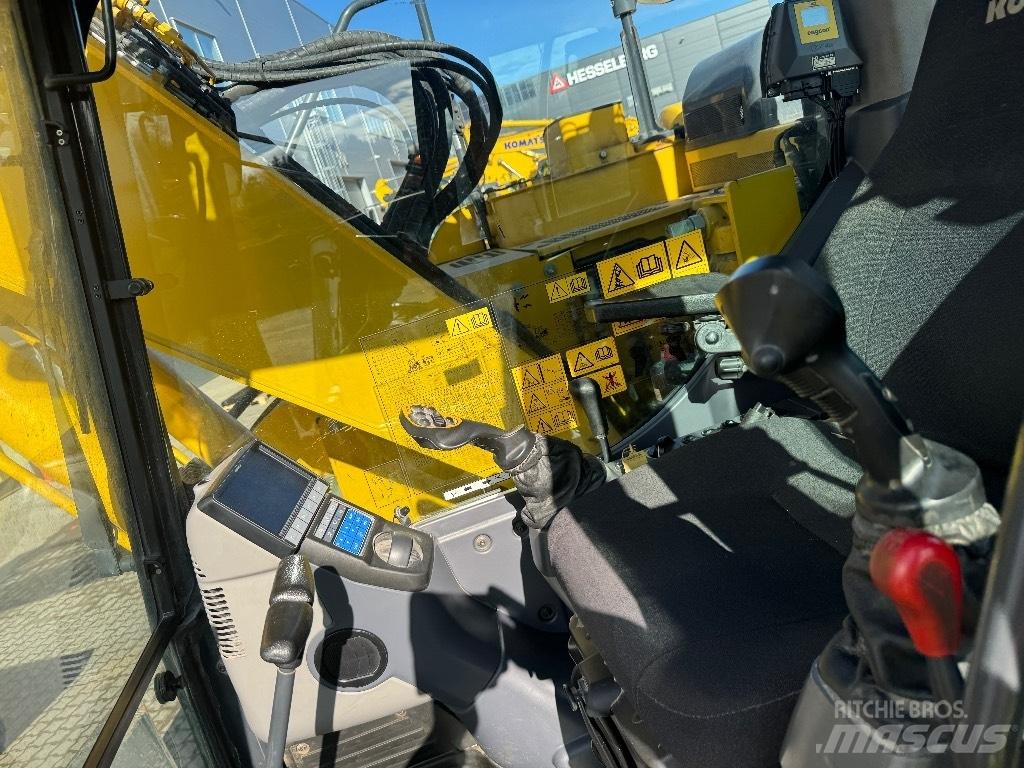 Komatsu PC 138 US-11 حفارات زحافة