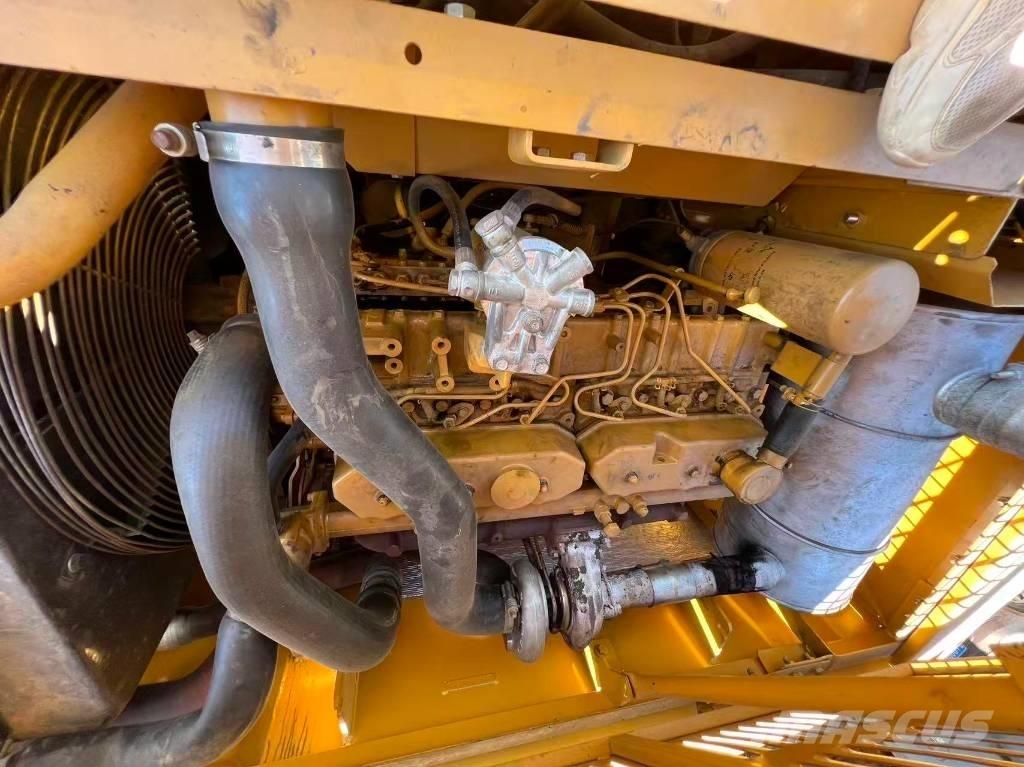 CAT 320 C L حفارات زحافة