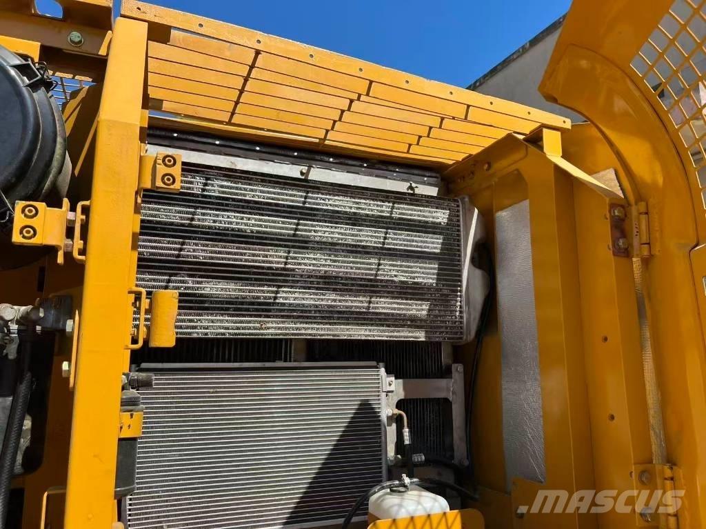 CAT 320 C L حفارات زحافة