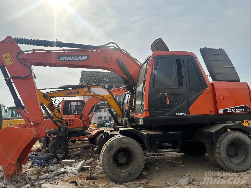 Doosan 150 حفارات بعجل
