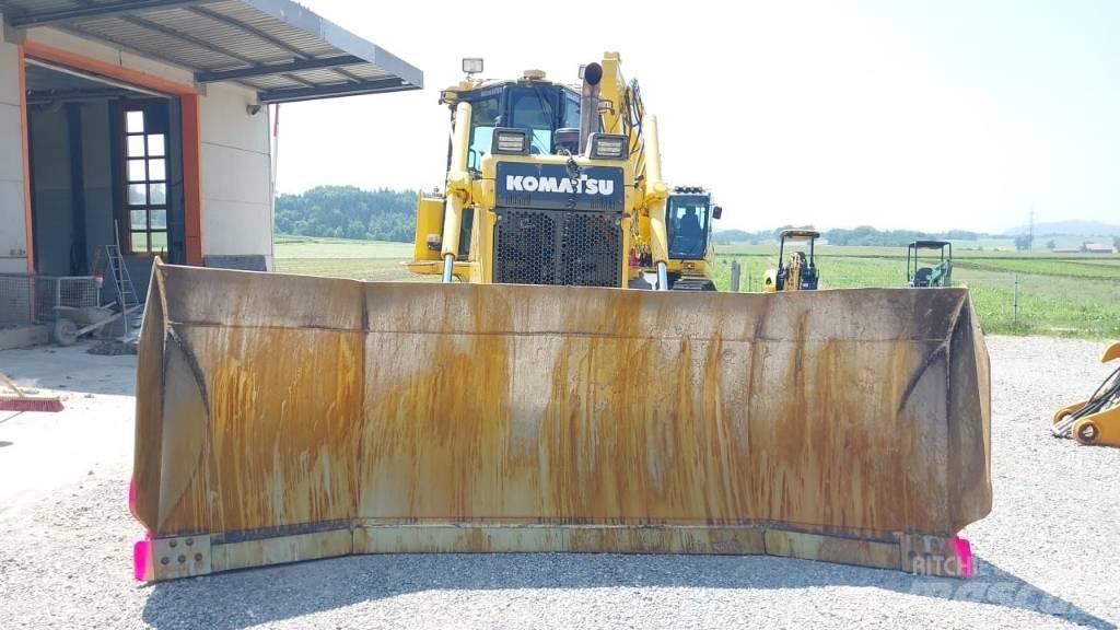 Komatsu D 65 PX-18 بلدوزرات مجنزرة