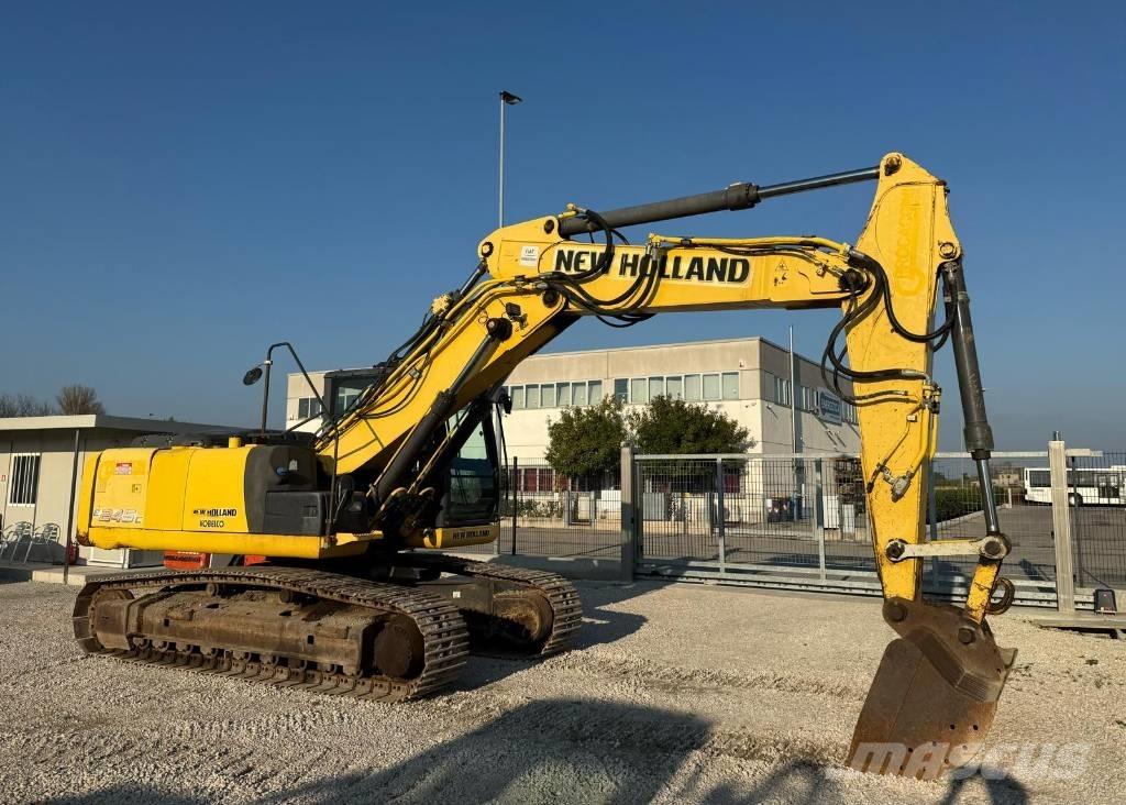 New Holland E 245 حفارات زحافة