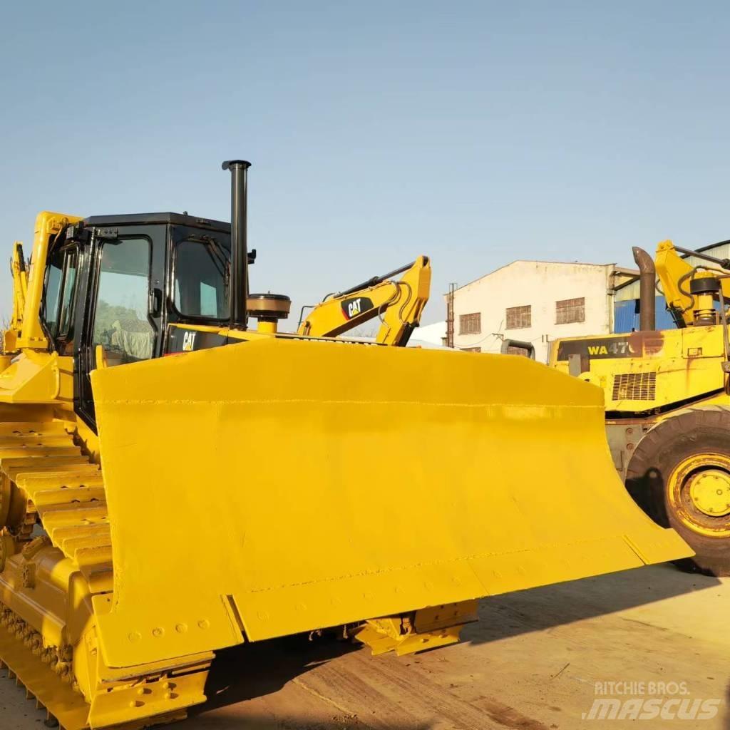 CAT D 6 R معدات تمهيد الطرق