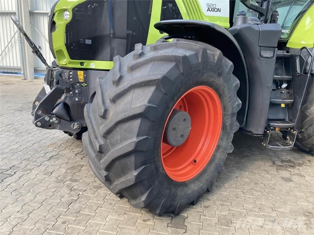 CLAAS Axion 920 الجرارات
