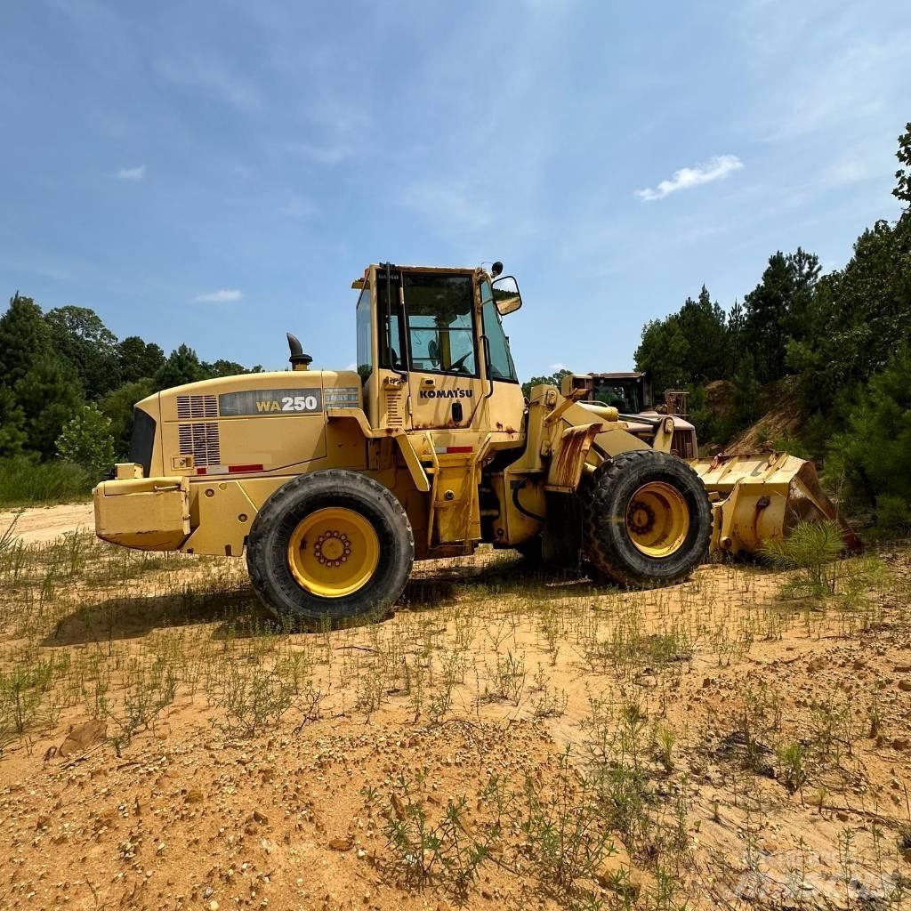Komatsu WA 250 L-5 لوادر بعجل