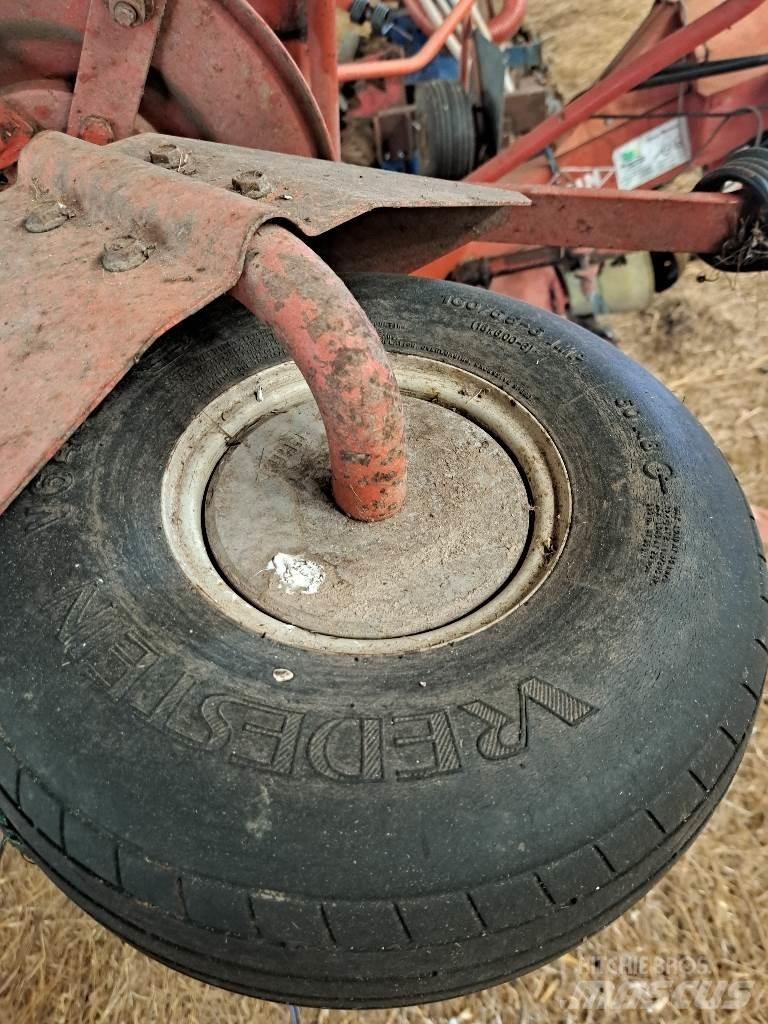 Kuhn GF8501 MH مكابس وميبسات التبن