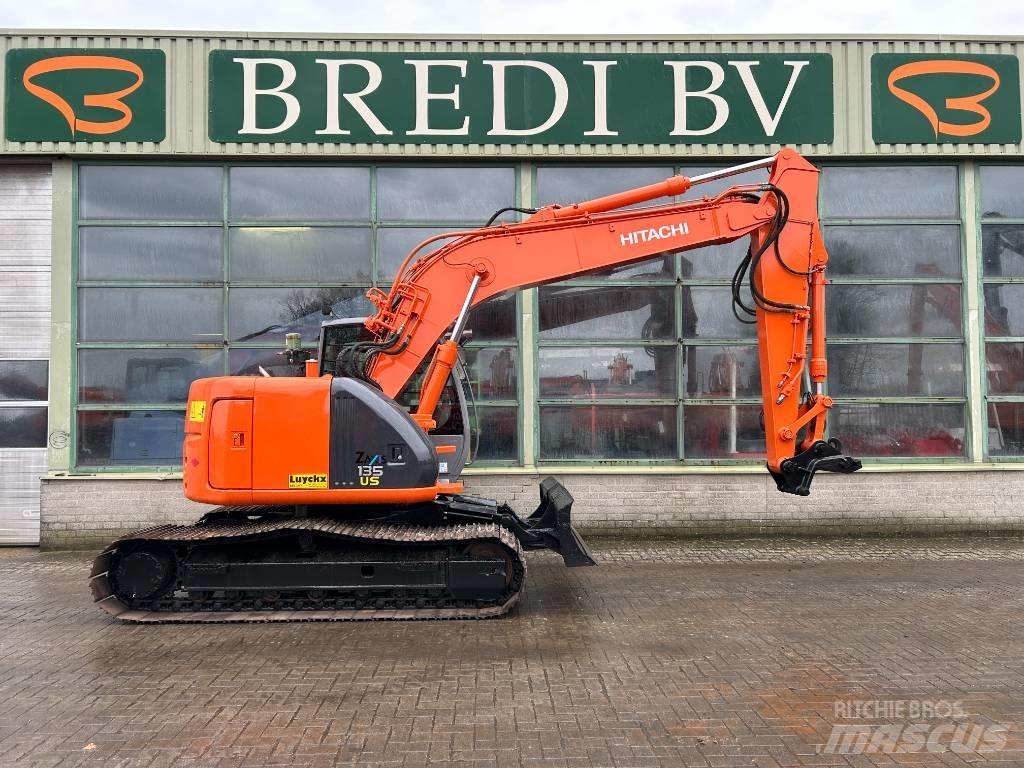 Hitachi ZX 135 US حفارات زحافة