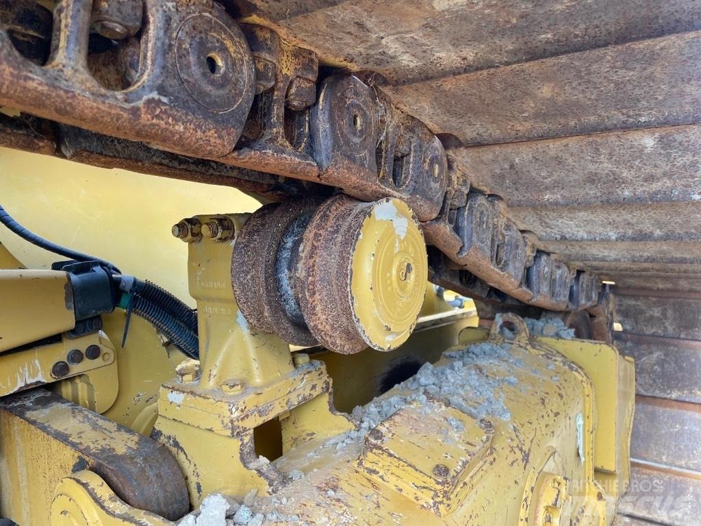 CAT D 5 LGP - D5 LGP بلدوزرات مجنزرة