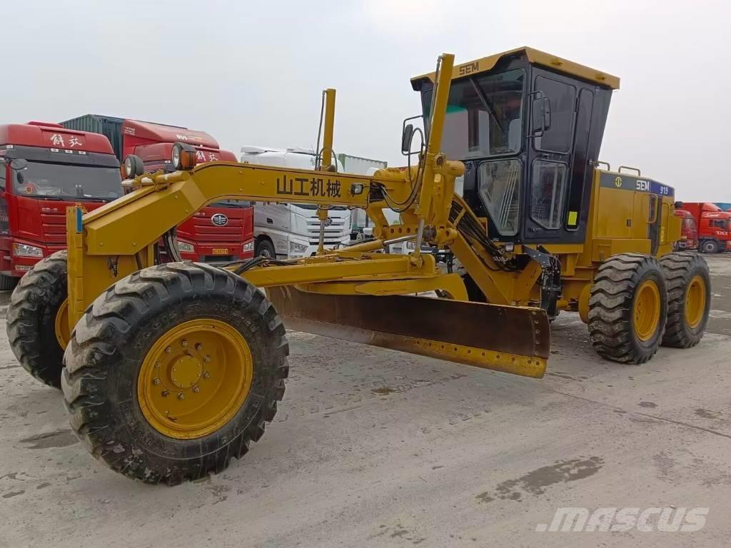 SEM 919 معدات تمهيد الطرق