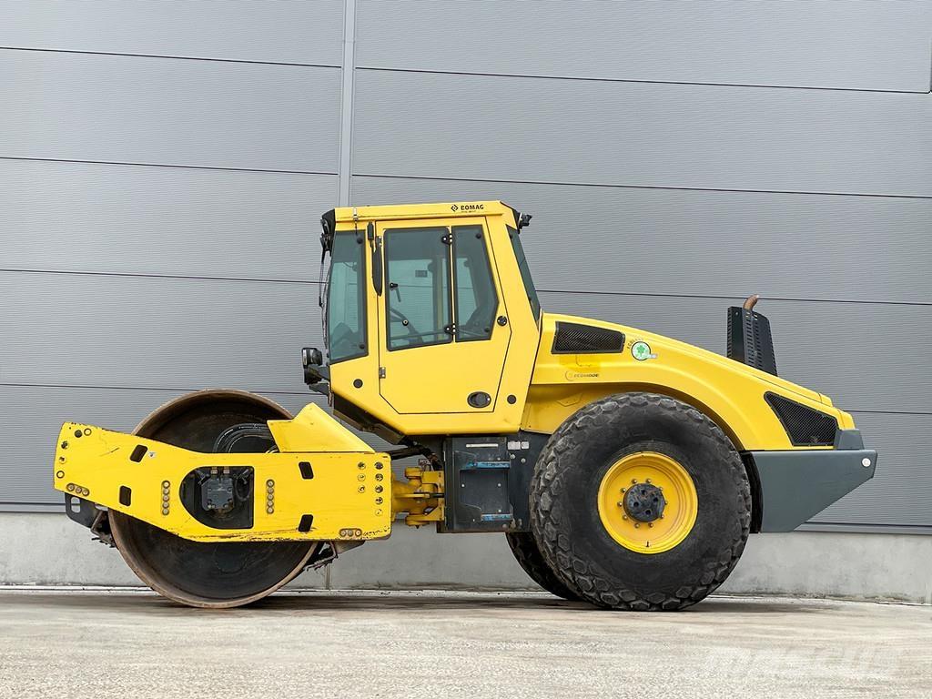 Bomag BW 213 DH-4i مداحل أحادية الأسطوانة