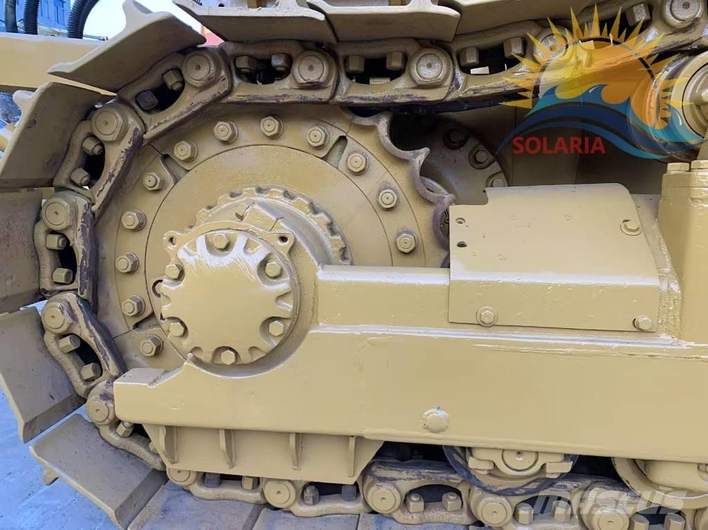 CAT D 6 G بلدوزرات مجنزرة