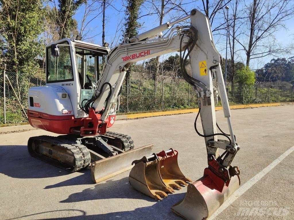 Takeuchi TB 230 حفارات صغيرة أقل من 7 طن (حفارات صغيرة)