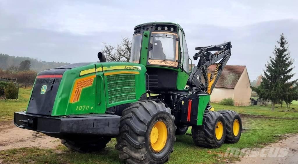 John Deere 1070 E حصادات