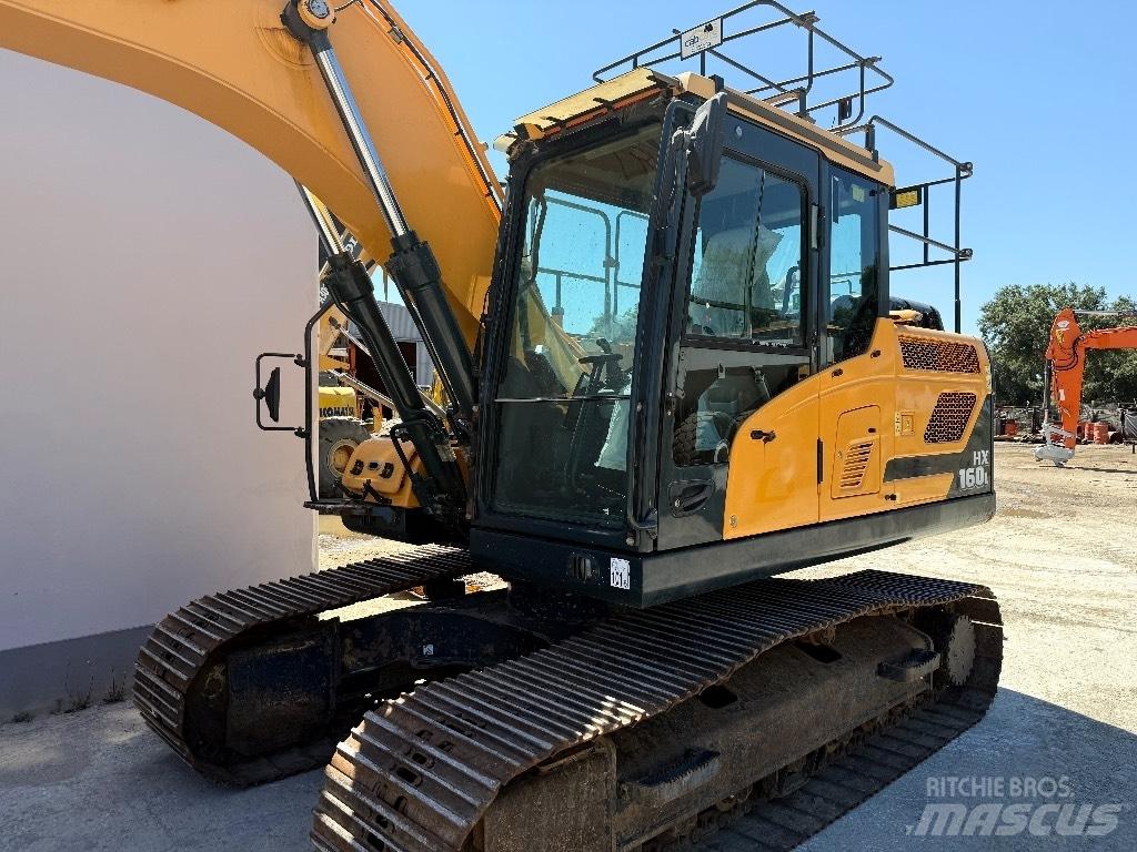 Hyundai HX 160 L حفارات زحافة