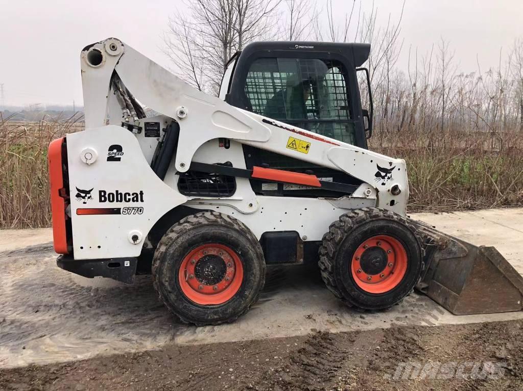 Bobcat T 770 لوادر انزلاقية التوجيه