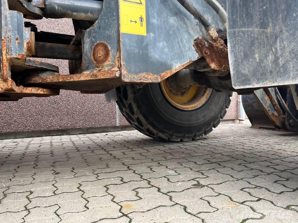 Komatsu WA 250 PZ-5 لوادر بعجل