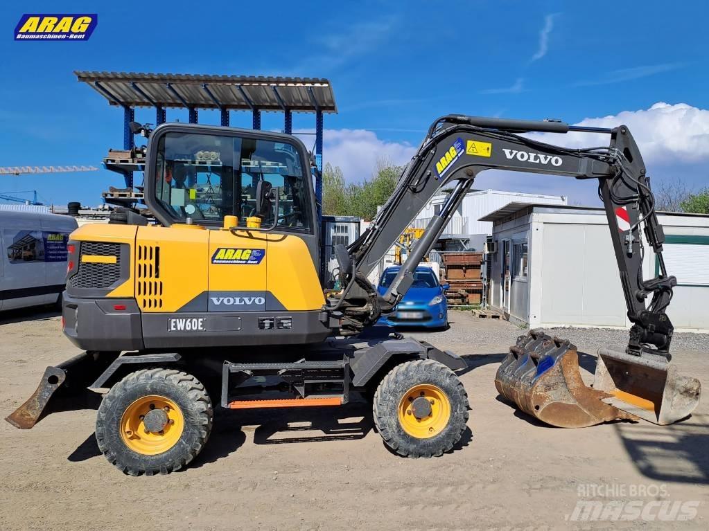 Volvo EW 60 E حفارات بعجل