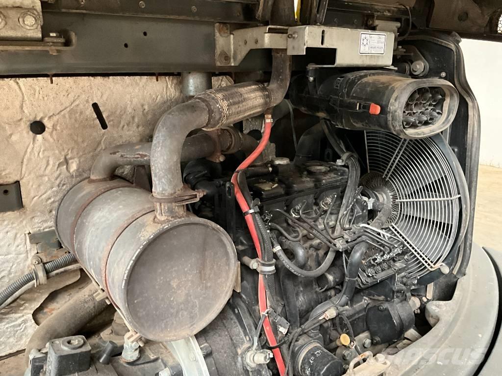Neuson EZ 80 حفارات وسط 7 طن - 12 طن